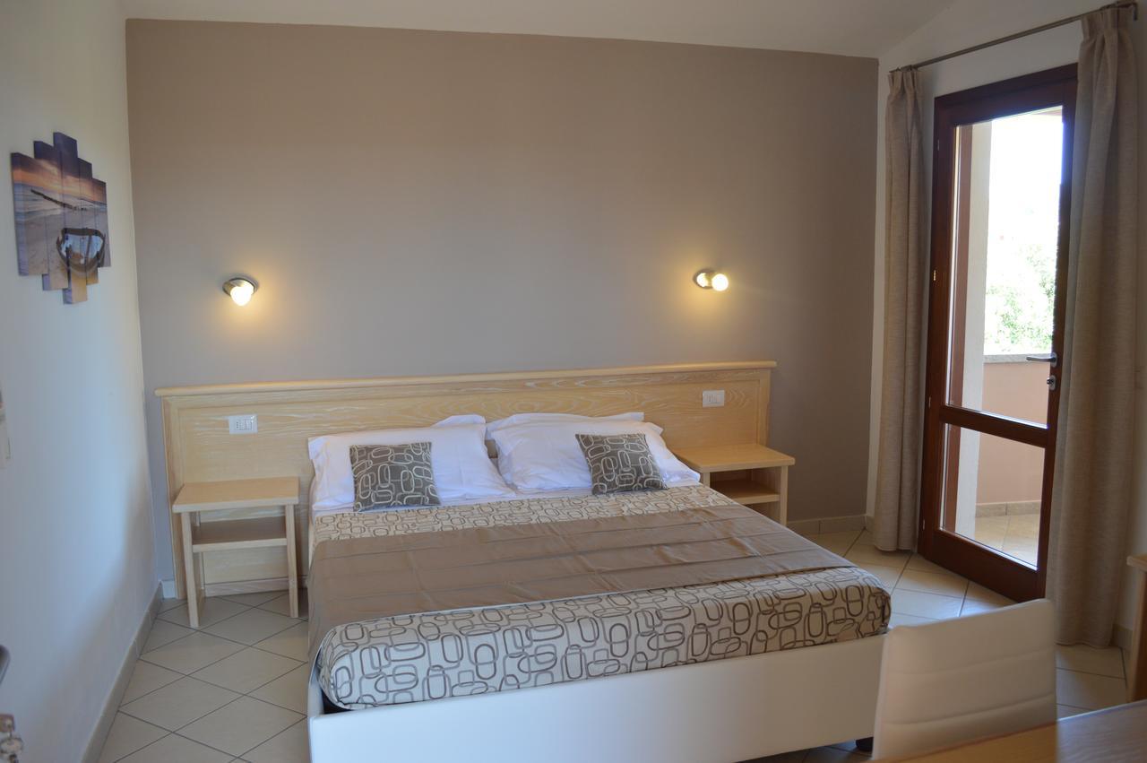 Guest Rooms Affittacamere San Teodoro  Exteriér fotografie