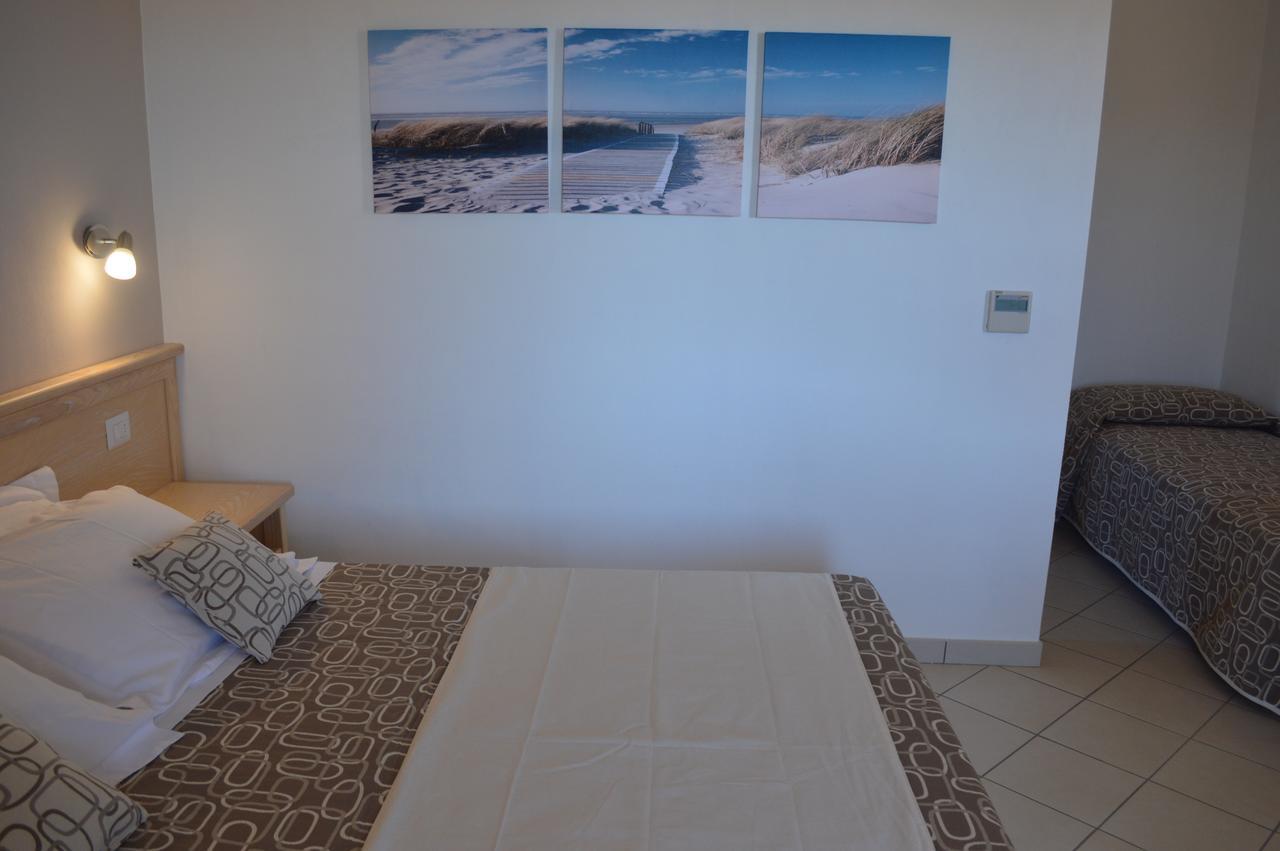 Guest Rooms Affittacamere San Teodoro  Exteriér fotografie
