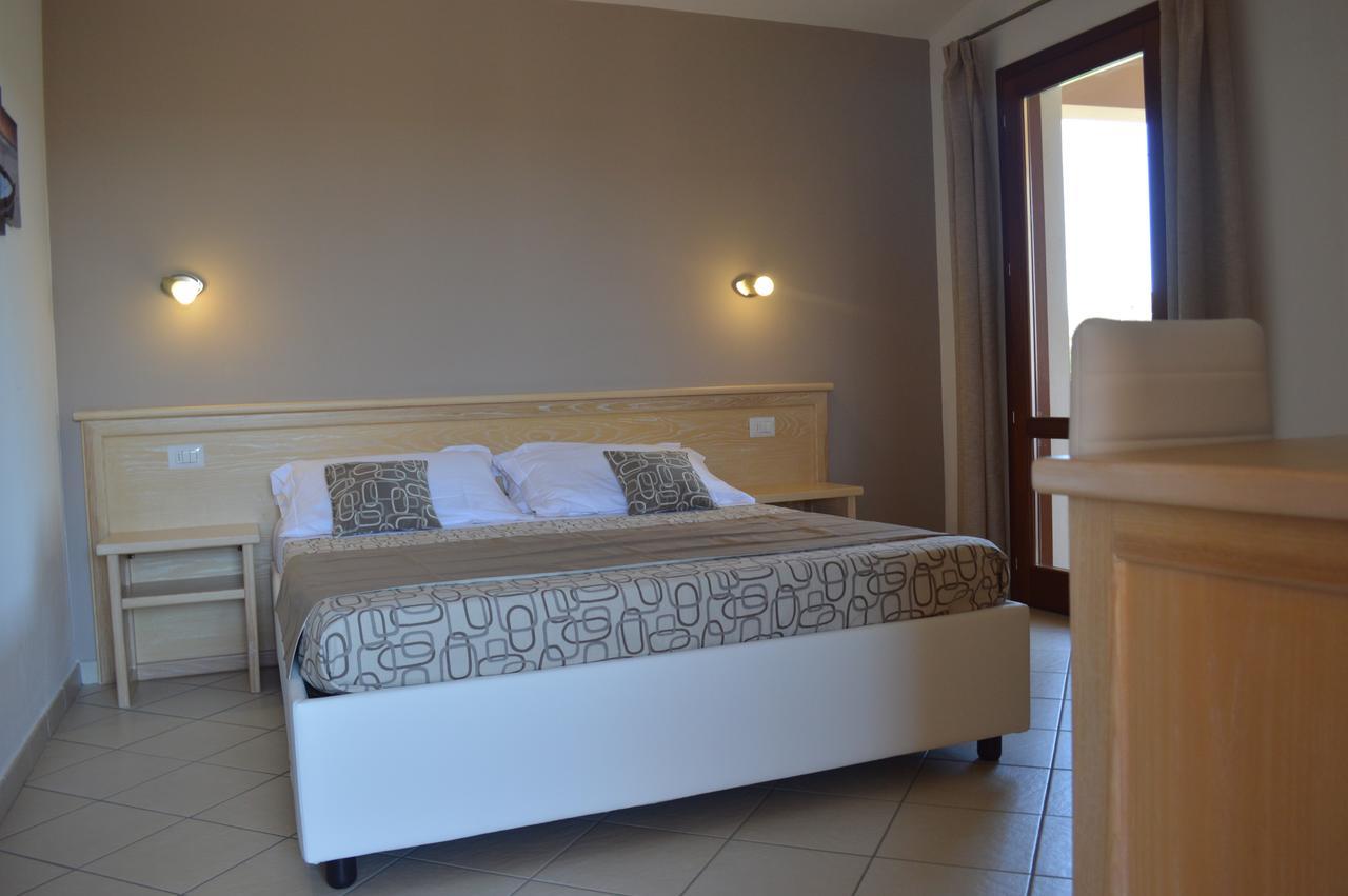 Guest Rooms Affittacamere San Teodoro  Exteriér fotografie