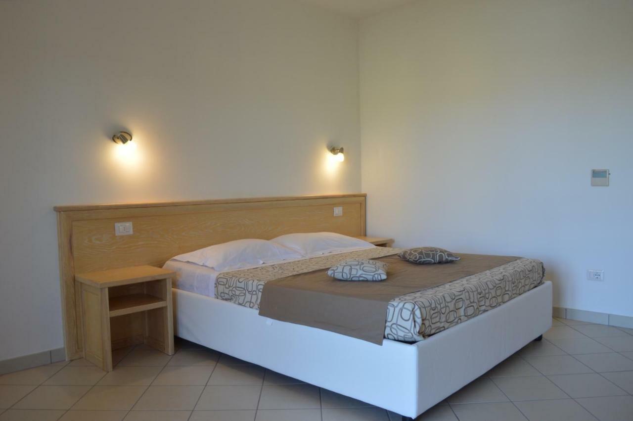 Guest Rooms Affittacamere San Teodoro  Exteriér fotografie